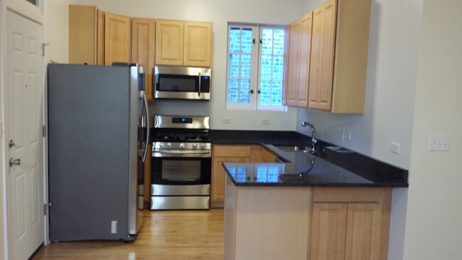 Kitchen - 1228 W Columbia Ave