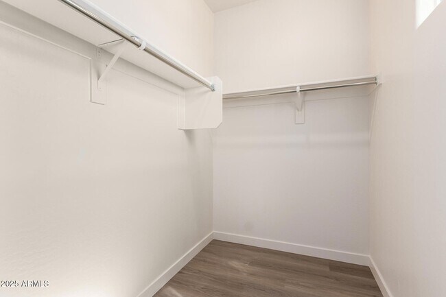 Building Photo - 1531 W Sierra Vista Dr