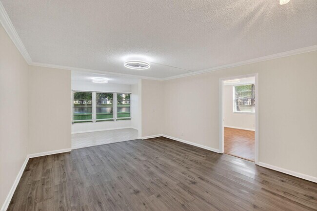 Building Photo - 26 Abbey Ln