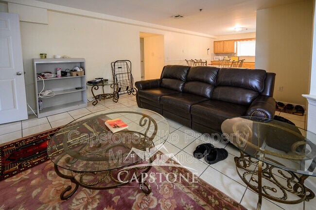 Building Photo - 161-163 Sussex Ave