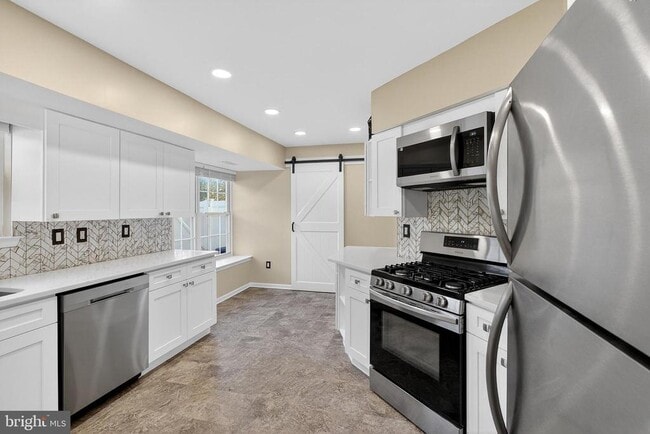 Building Photo - 51 Mecouch Dr