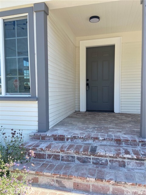 Building Photo - 4050 Floral Dr