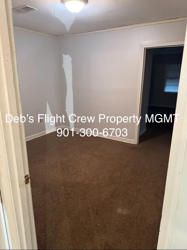 Building Photo - 3432 Mayflower Ave