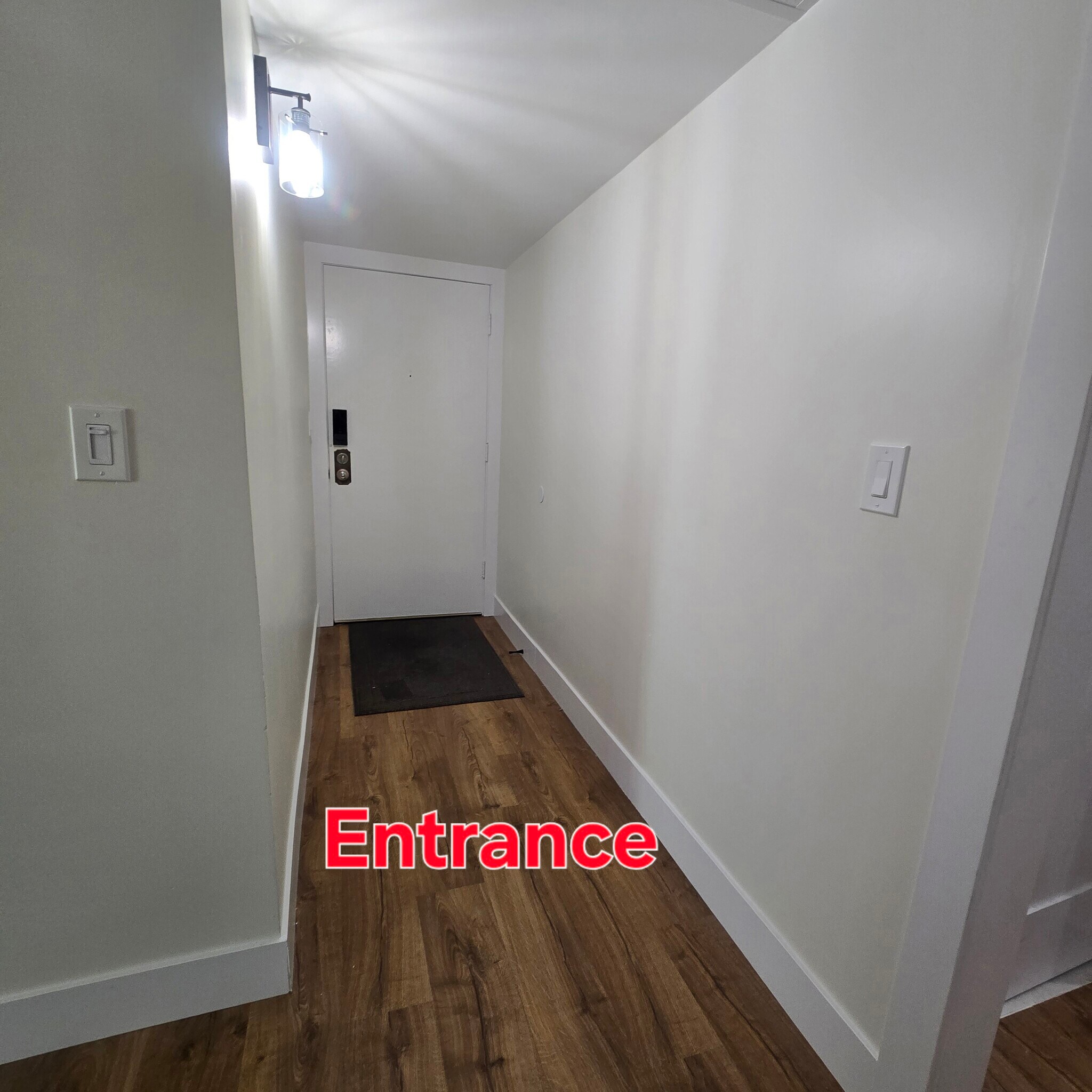 Building Photo - 916 S Sherbourne Dr