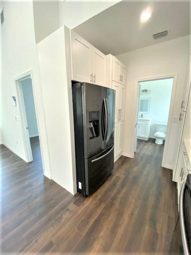 Building Photo - 1 Bedroom 1 Bath Garage apartment with attached 1 car garage