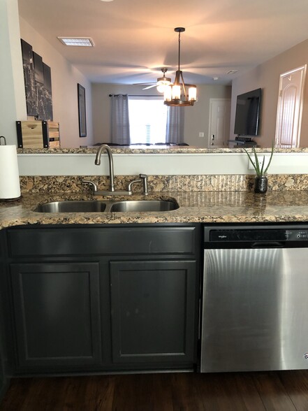 Building Photo - 185 Cobblestone Place Dr
