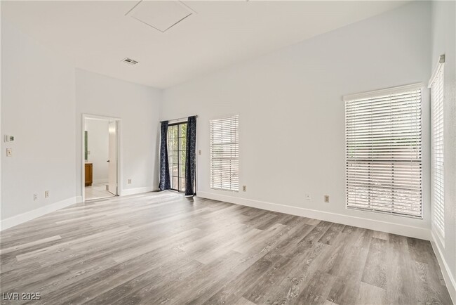 Building Photo - 4844 Maryvale Dr