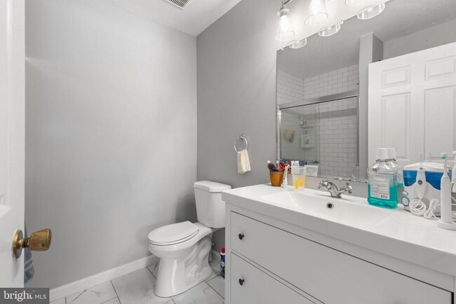 Building Photo - 45 Le Forge Ct