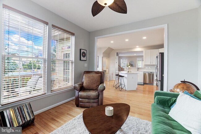 Building Photo - 2520 Banshire Dr