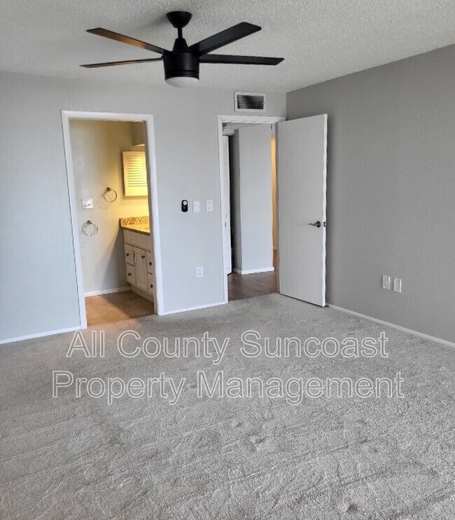 Building Photo - 6430 Sun Eagle Ln