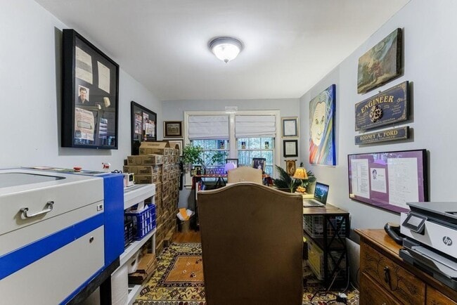 Building Photo - 1280 Stillwood Dr NE