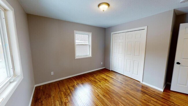 Building Photo - 11365 Stinson Ave