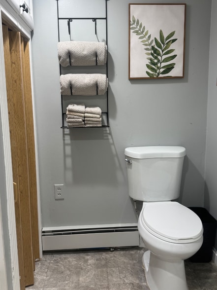 Building Photo - 194 Swamp Rd