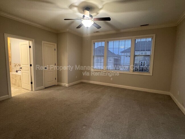 Building Photo - 441 Heritage Village Ln