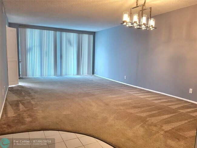 Building Photo - 3090 N Course Dr