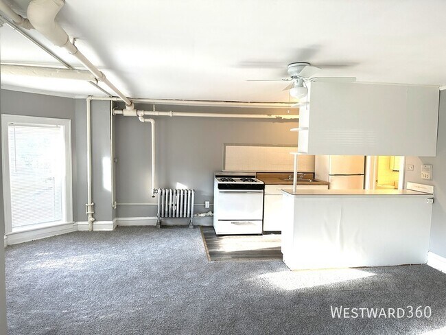 Building Photo - 4941 N Monitor Ave