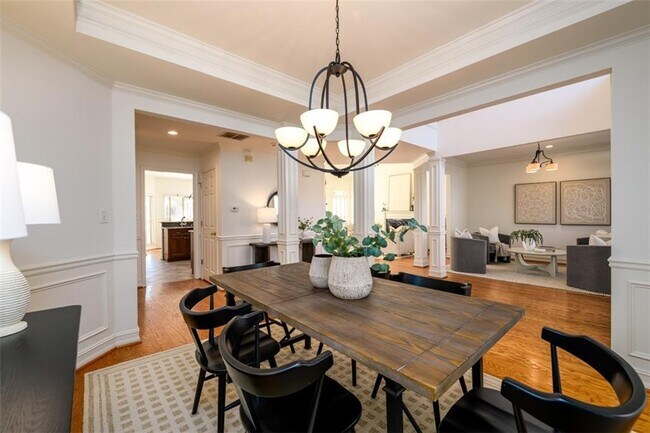 Building Photo - 1560 Oak Park Cove