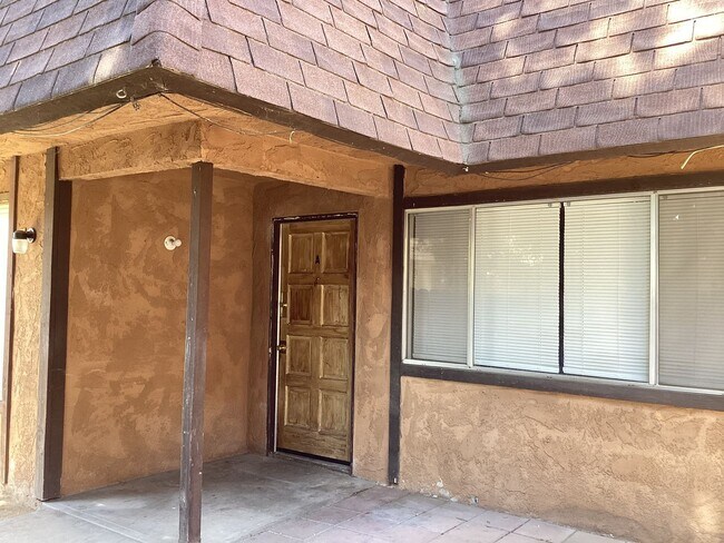 Building Photo - 563 W Alamos Ave