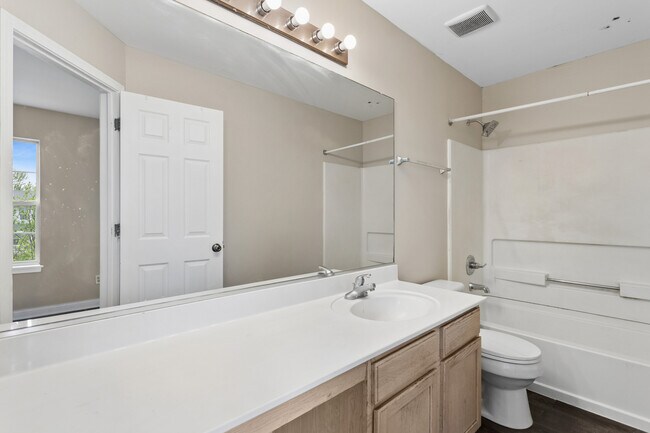 Building Photo - 21523 Franklin Cir