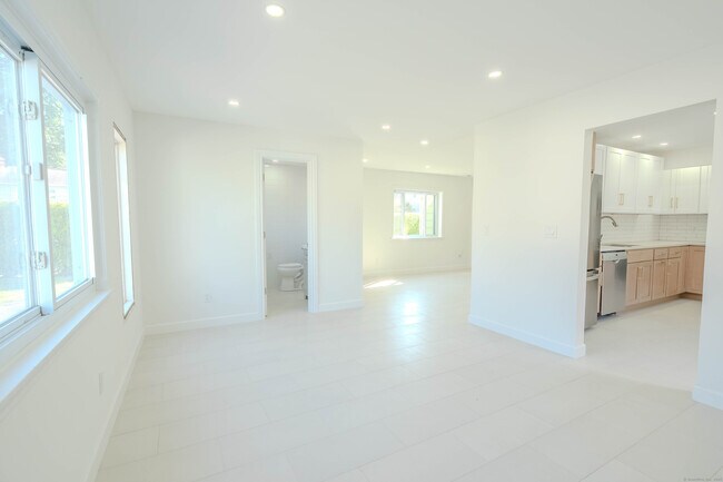 Building Photo - 56 Leonard St