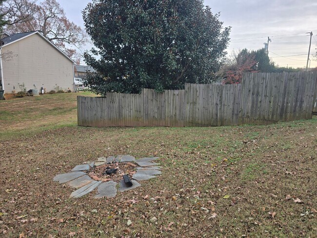 Building Photo - Charming 1920s Bungalow Steps from Downtown Mebane!