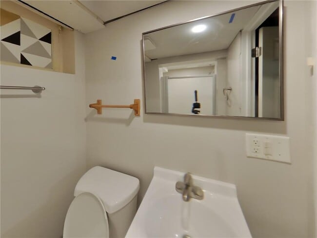 Building Photo - 6928 45th Pl N