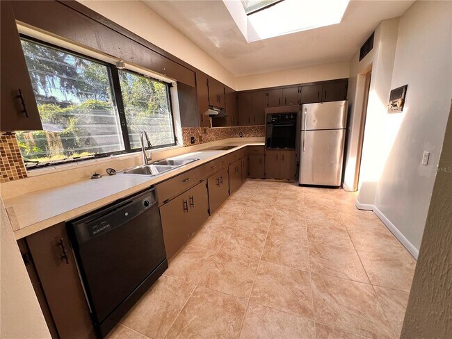 Building Photo - 3607 Squire Ln