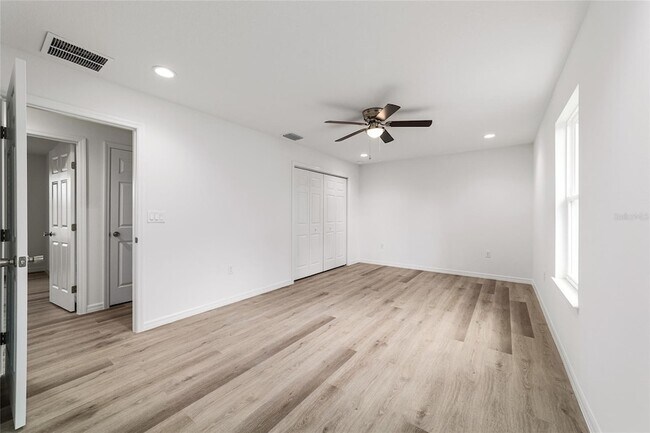 Building Photo - 691 NE 130th Ct