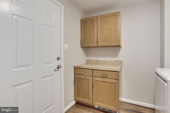 Building Photo - 2313 McGregor Ct