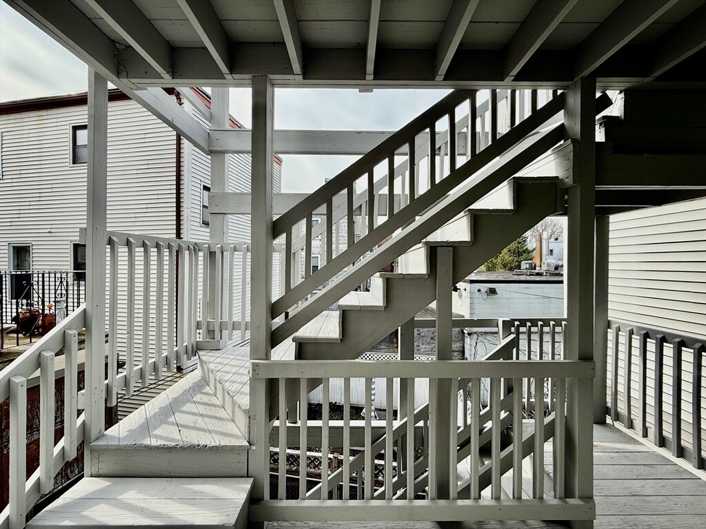 Building Photo - 724 Cambridge St