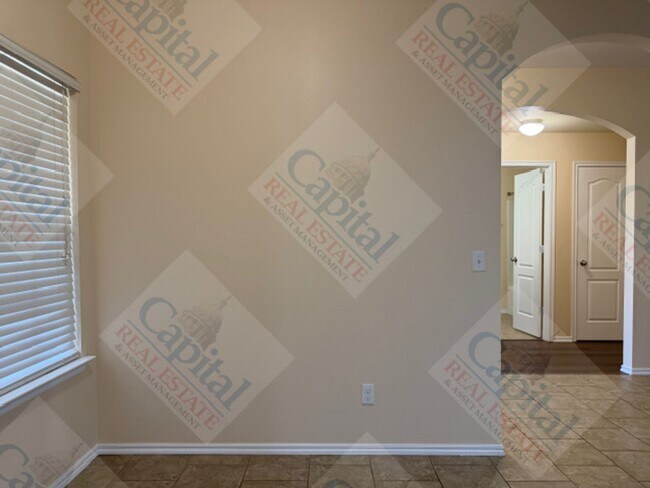 Building Photo - 9604 Ella Ln