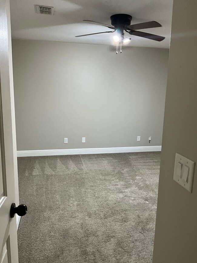 Building Photo - Gorgeous and Beautifully Maintained 3/2 Home on Close to an Acre