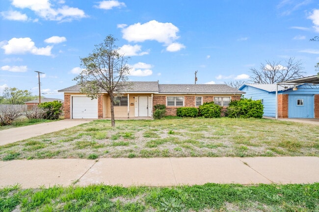 Primary Photo - Cozy Home w/ Large Backyard, Minutes from TTU