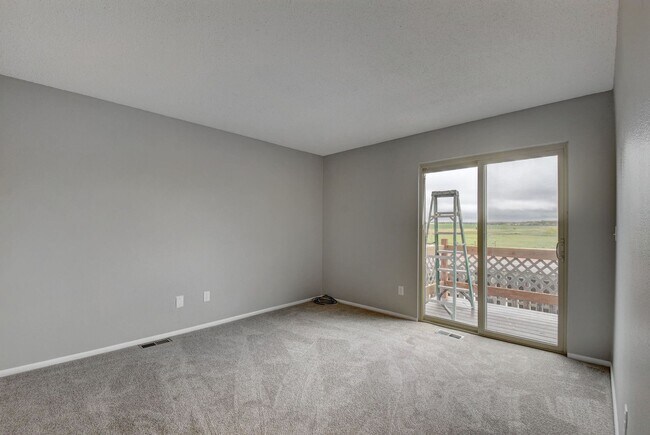 Building Photo - 4 bedroom, 2 bath home with 2 car garage, with mountain views