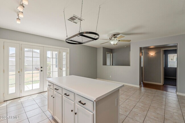 Building Photo - 3029 W Matthew Dr