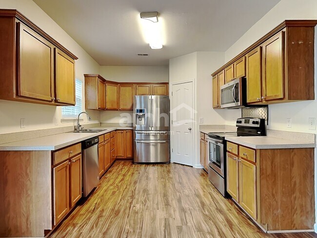 Building Photo - 836 Jennifer Lane