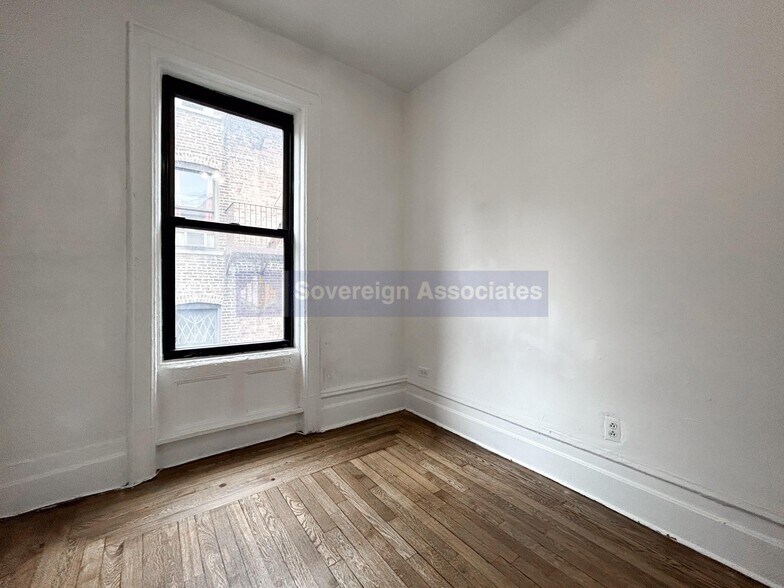 Building Photo - 3139 Broadway