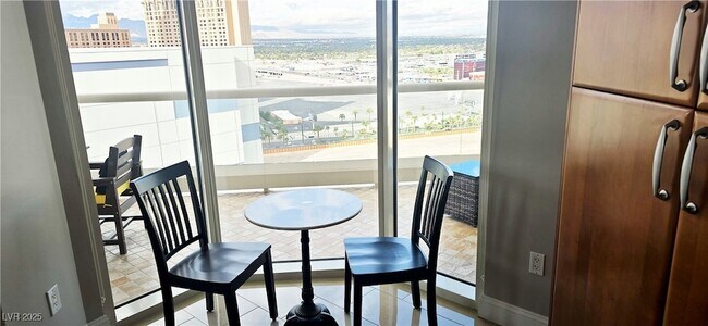 Building Photo - 2747 Paradise Rd