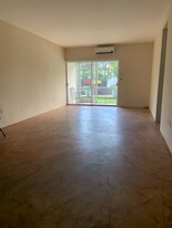 Building Photo - 13105 Ixora Ct