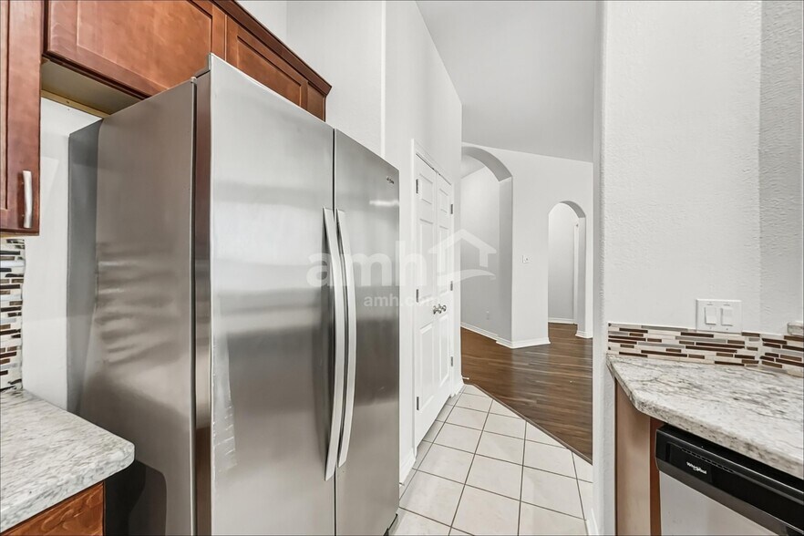 Building Photo - 2204 Perkins Crossing Dr