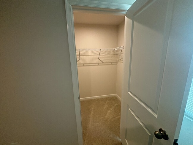 Building Photo - Room in House on Glacis Ct