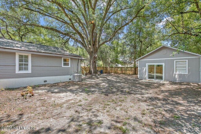 Building Photo - 3058 Rosselle St