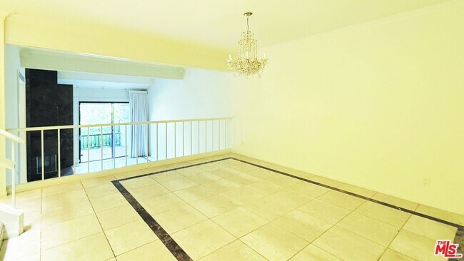 Building Photo - 1488 Palisades Dr