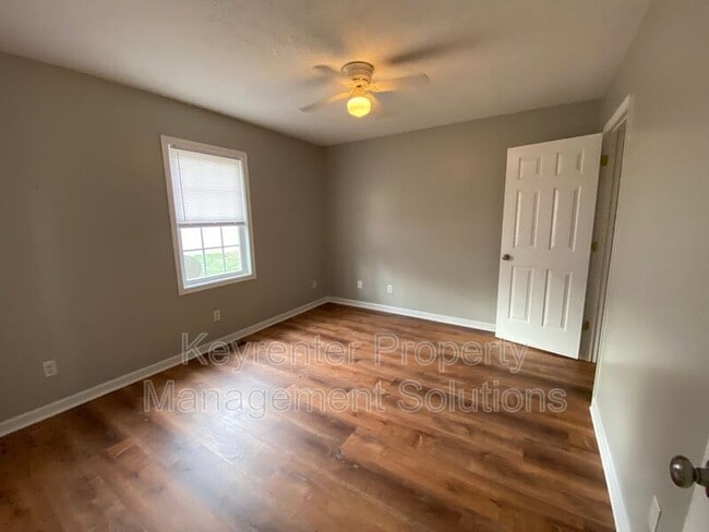 Building Photo - 1050 B St