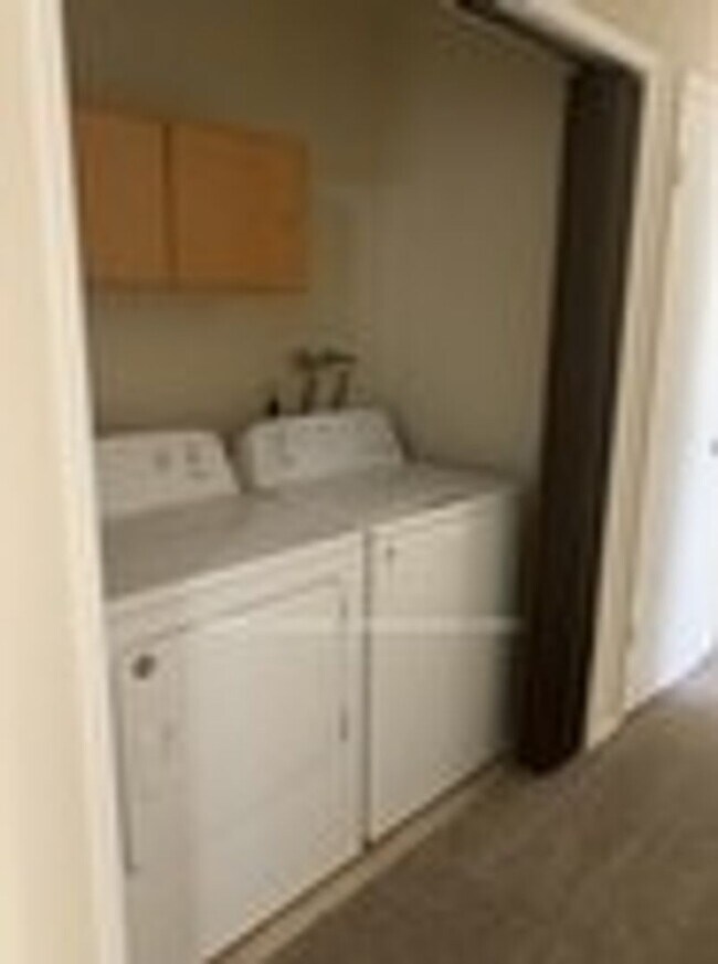 Building Photo - Campbell, Lovely 2 Bedroom and 2 Bath Cond...