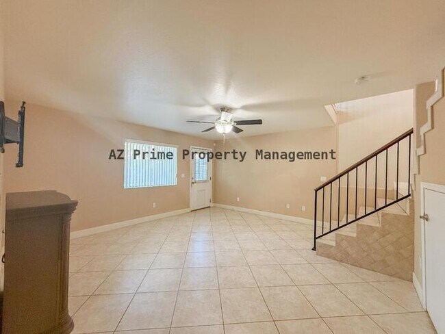 Building Photo - 4642 E Towne Ln