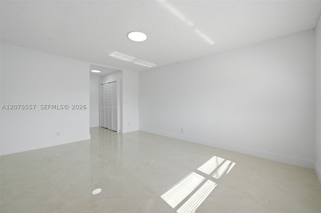 Building Photo - 11000 NW 21st Ct