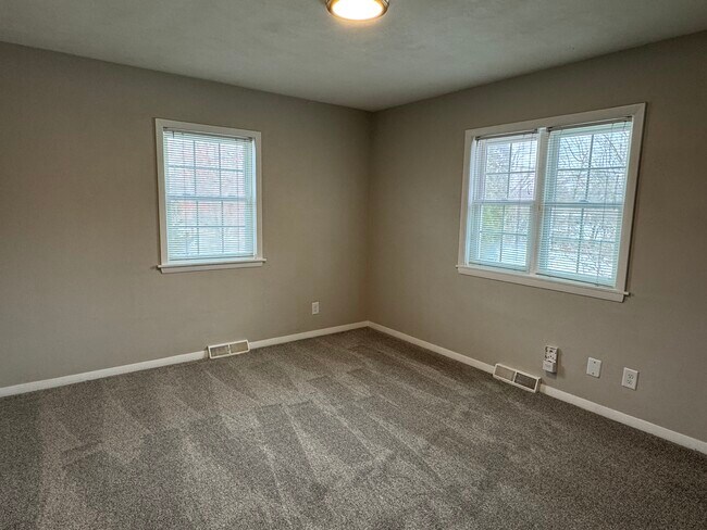 Building Photo - 3319 Marquette St