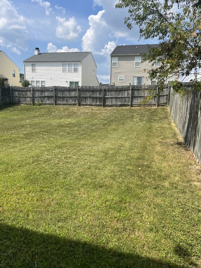 Building Photo - 8009 Bright Oak Trail