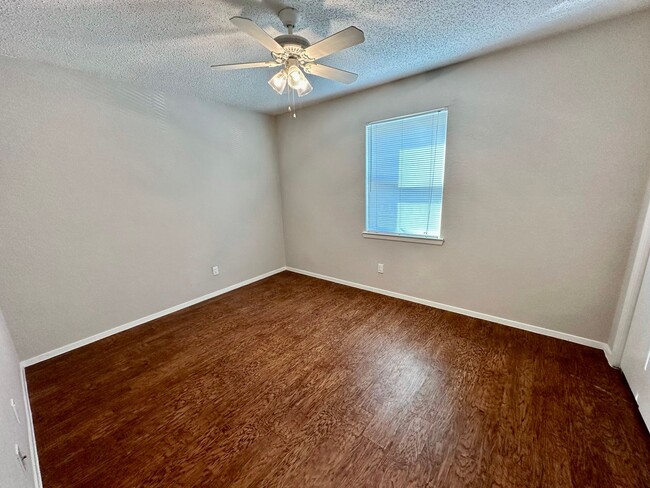 Building Photo - 2-Bedroom 2-Bathroom Condo Close to Baylor...